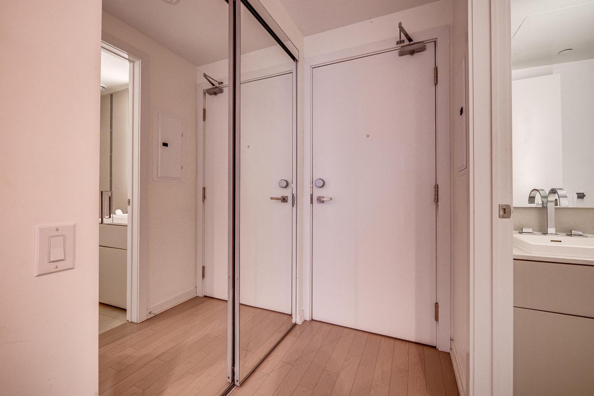Modern Suite On Peter St - City View تورونتو المظهر الخارجي الصورة