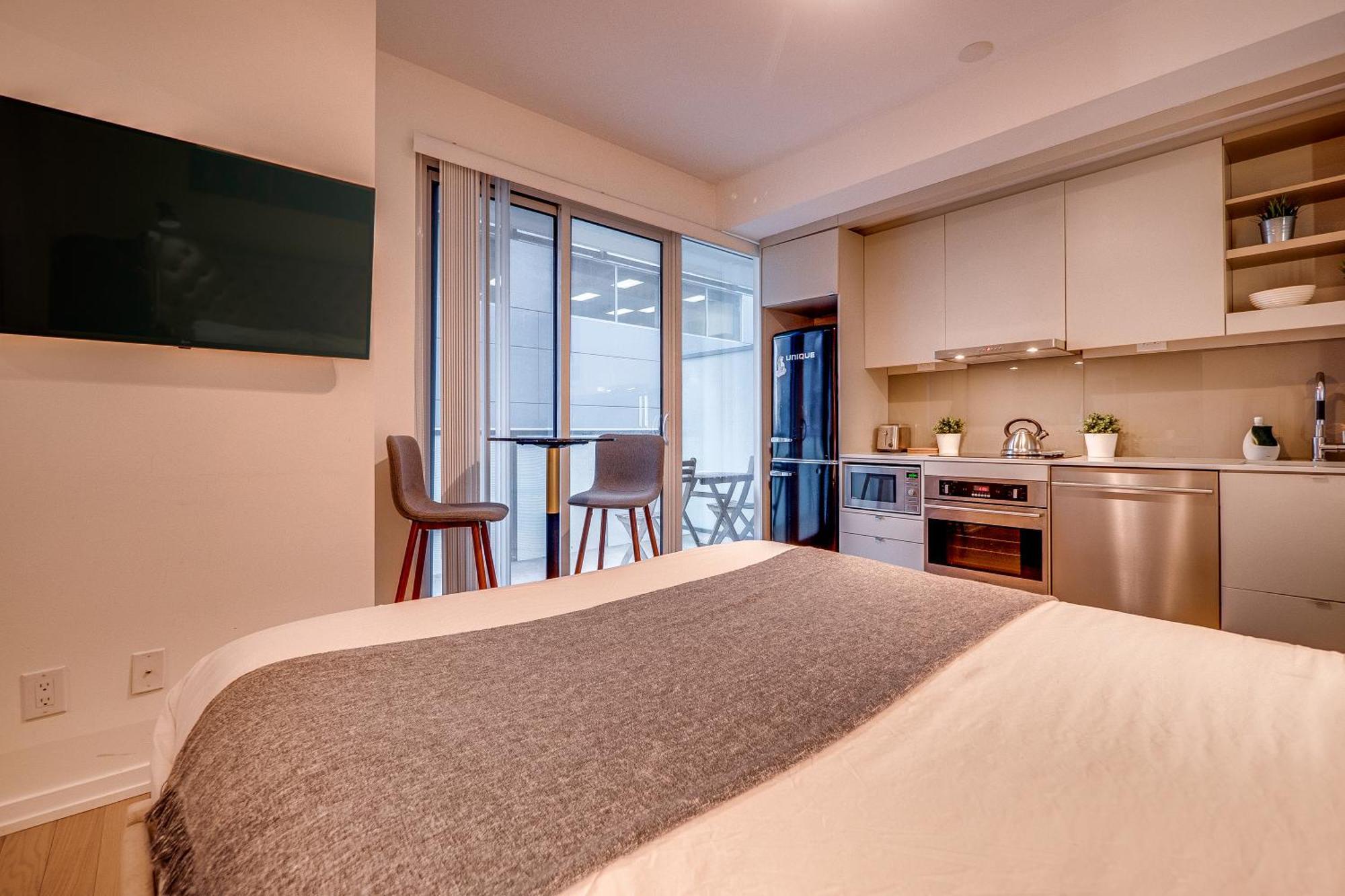 Modern Suite On Peter St - City View تورونتو المظهر الخارجي الصورة