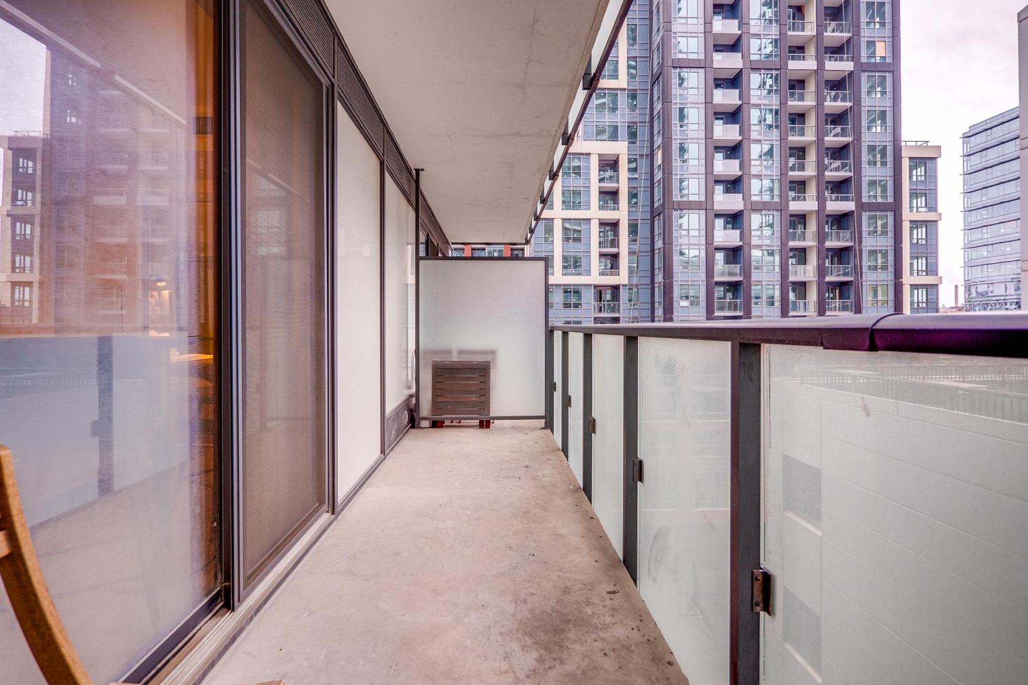 Modern Suite On Peter St - City View تورونتو المظهر الخارجي الصورة